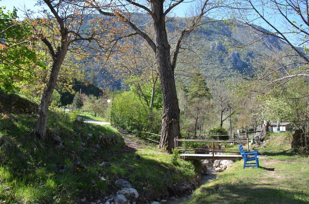 Camping Calme Et Nature カステラーヌ エクステリア 写真