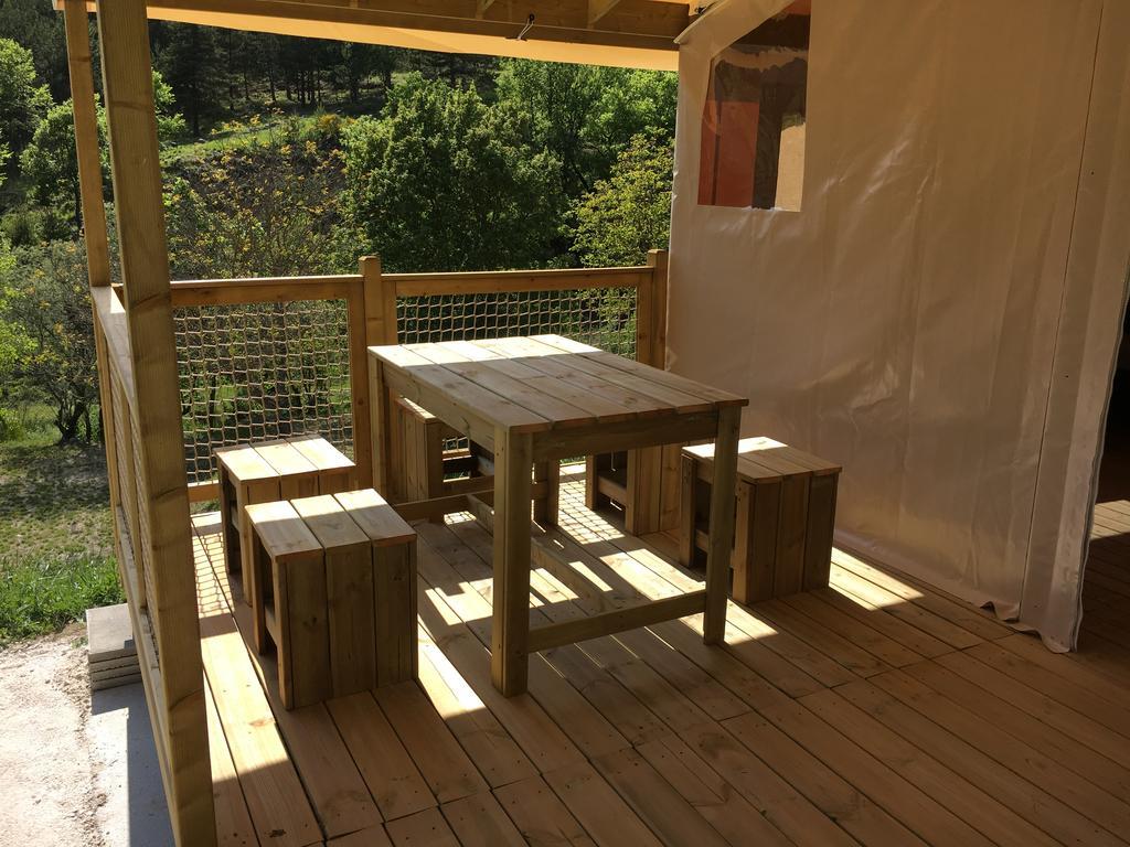 Camping Calme Et Nature カステラーヌ エクステリア 写真
