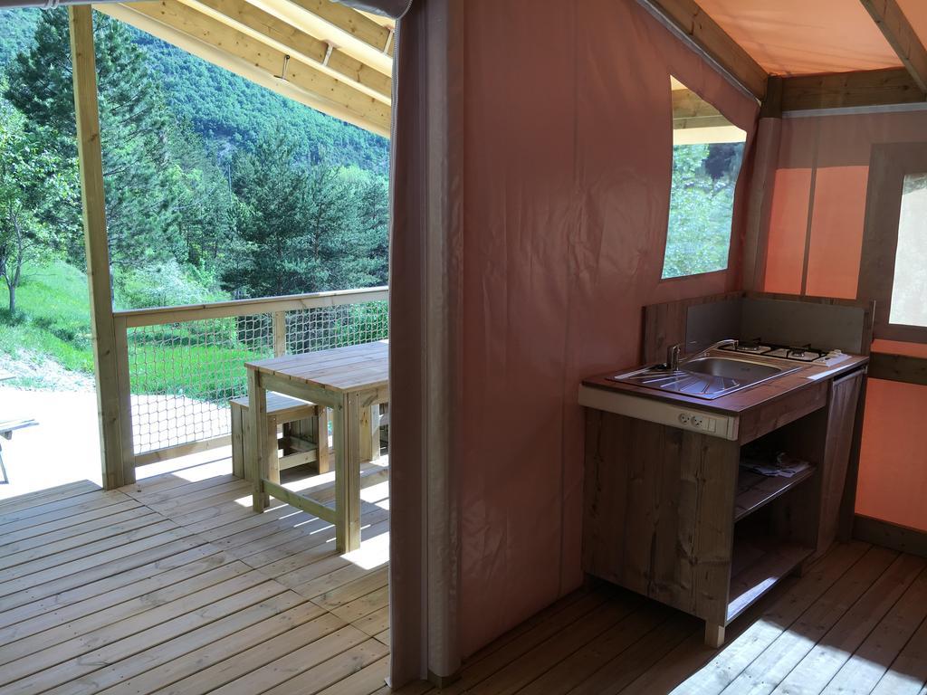 Camping Calme Et Nature カステラーヌ エクステリア 写真